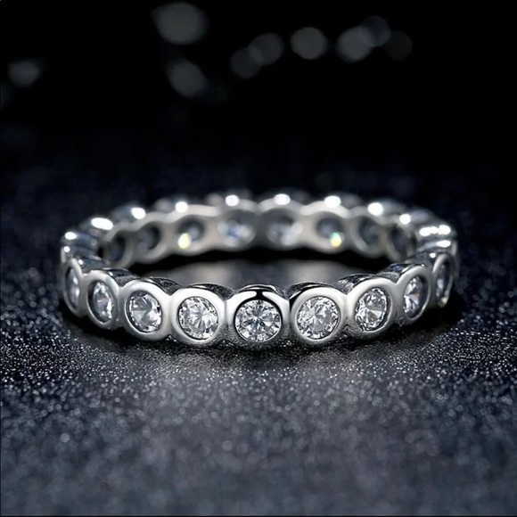 New Women’s 925 Silver Diamond Engagement Ring - Picture 3 of 5